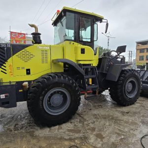 لودر 5تن سپاهانSR956